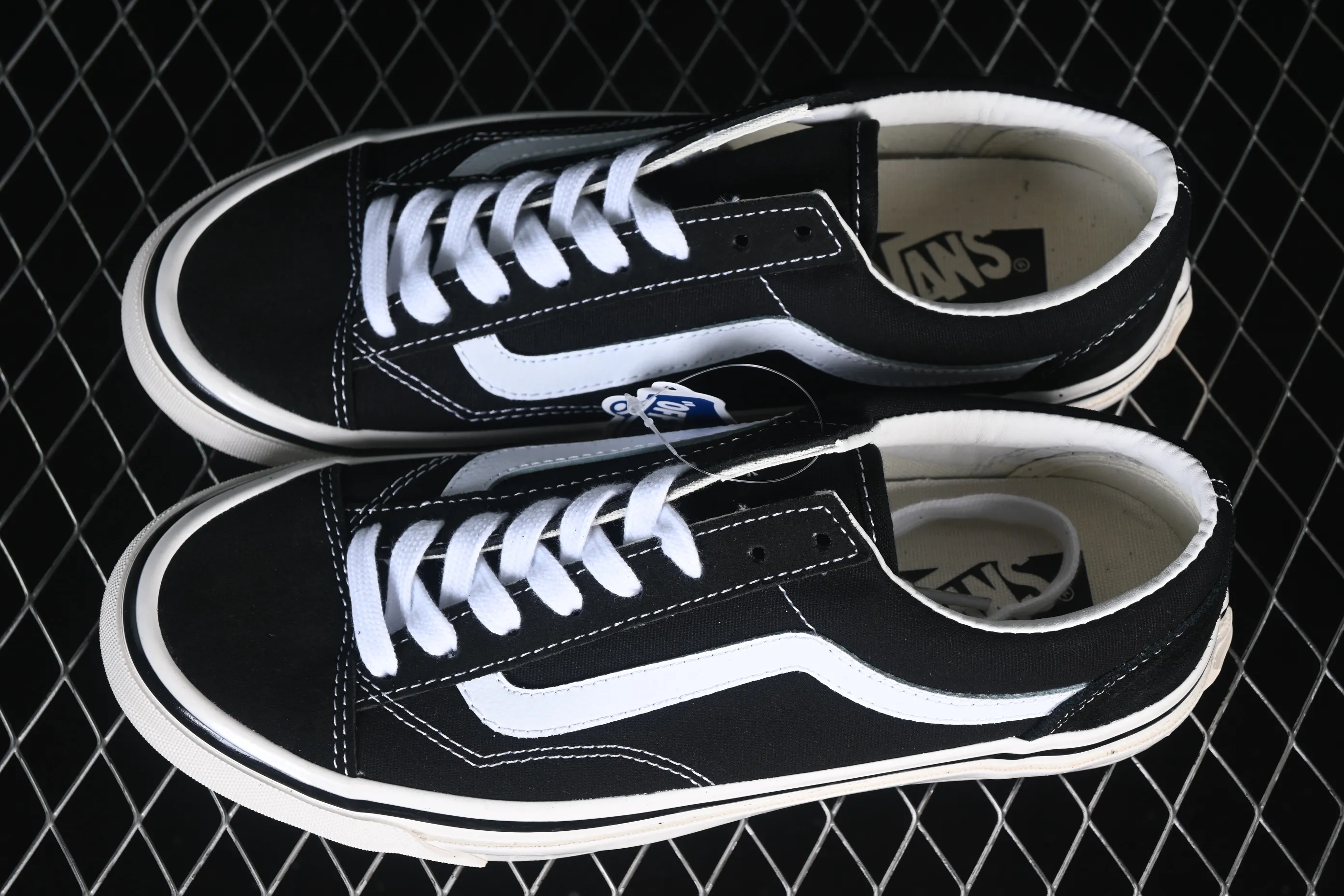 All categories Vans Vans series Vans Low Vans low-top Vans Old Skool high-end branch low-top casual sneakers VN0000E8VBPT